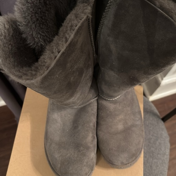 Bailey Button Women’s UGG Boots Great shape with box! - Picture 5 of 16